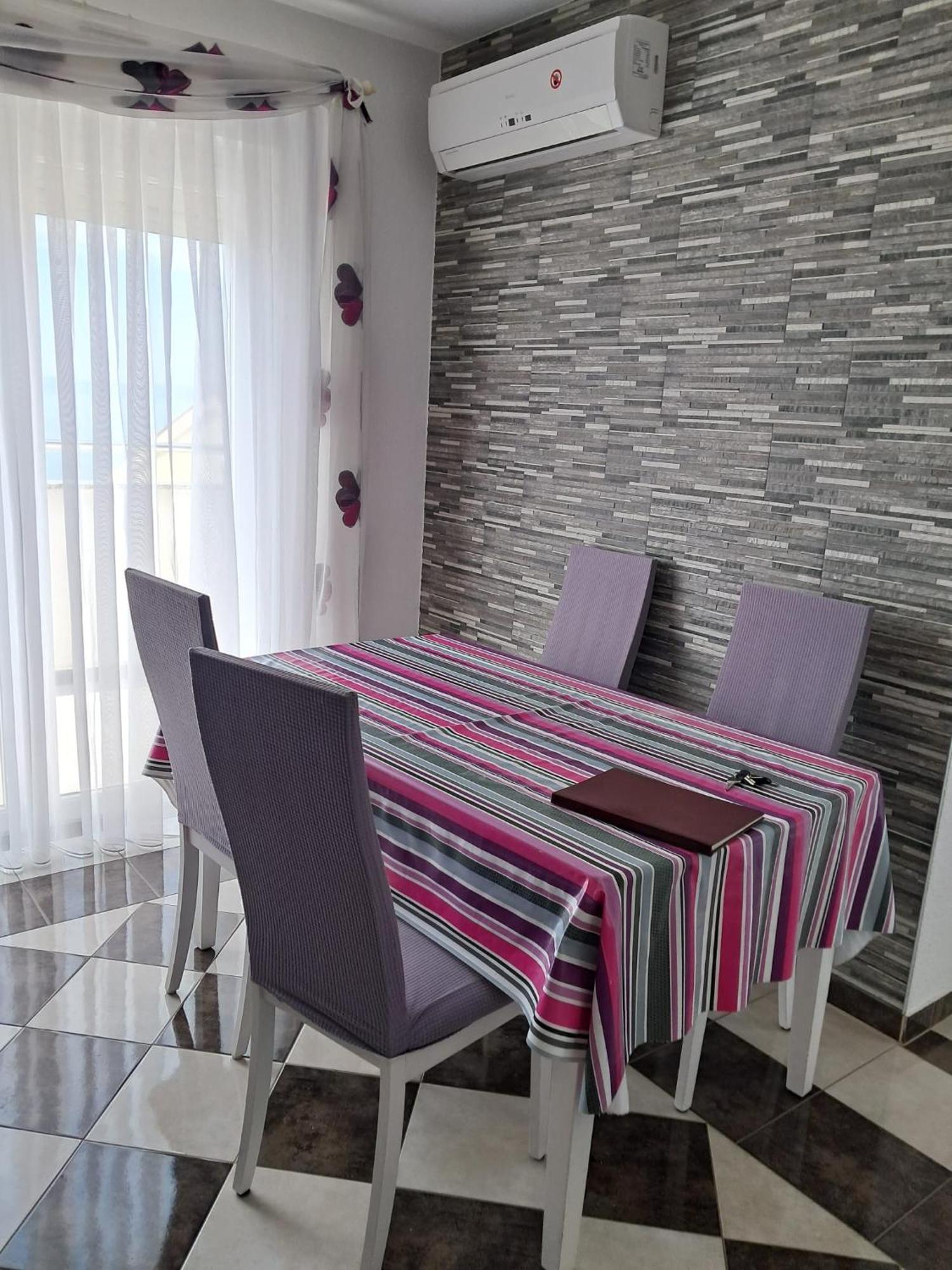 Ivanovic Apartment Makarska